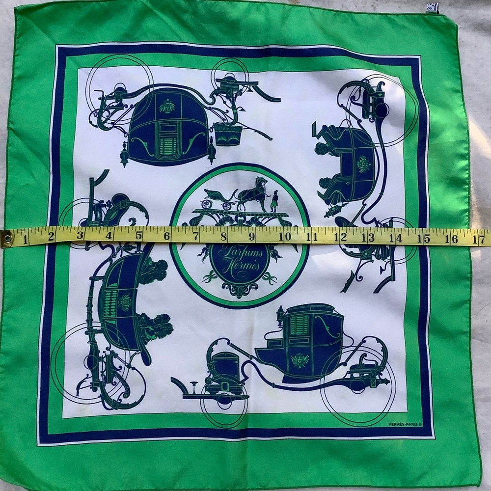 Hermes Petit Carre 45 Ex Libris Gavroche Silk Green Scarf - Picture 2 of 9